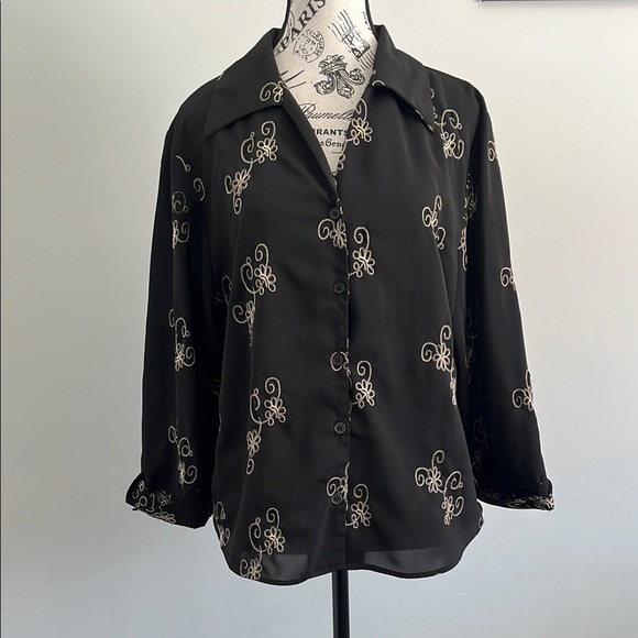 🇨🇦 Tradition Vintage Embroidered Blouse — Black & Cream / Whimsigoth Medieval - Picture 1 of 5